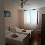 With Wifi - 14990 Apartment Lastovo